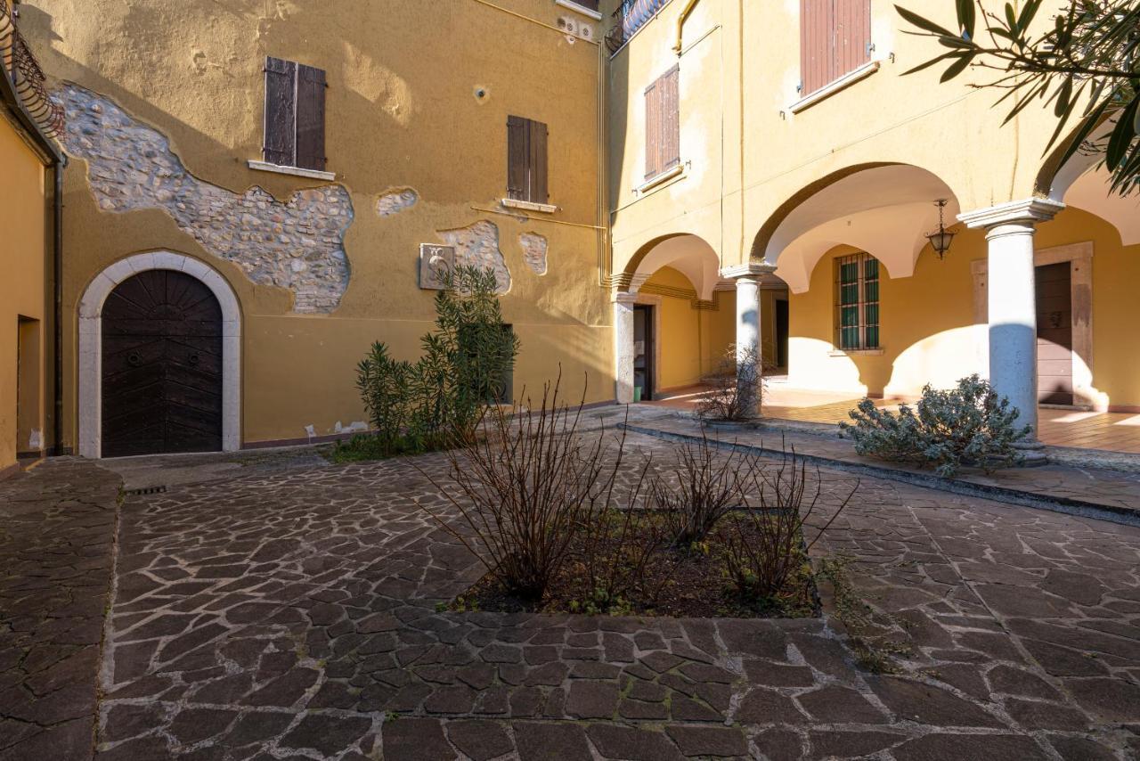 Appartamento Agata San Felice del Benaco Buitenkant foto